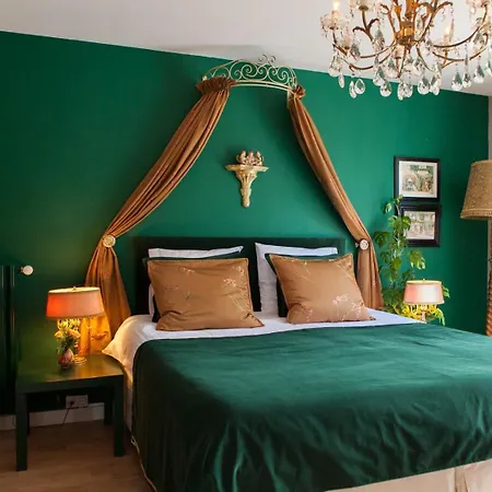 Le Petit Chateau Holiday home